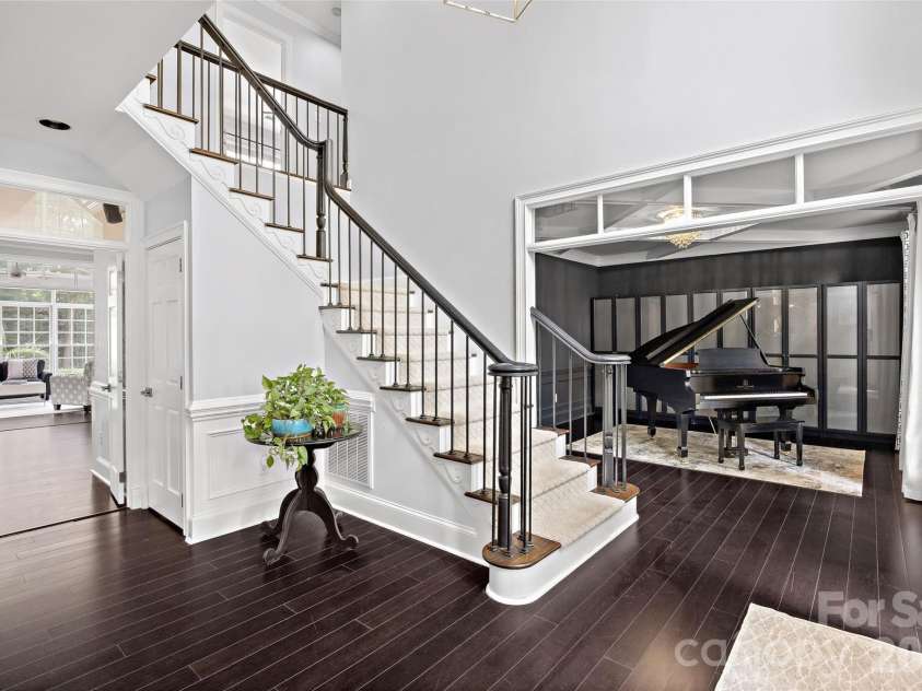 4533 Noras Path Road, Charlotte, NC 28226.  MLS# CAR4396655, YatesRealty ID 38825. 