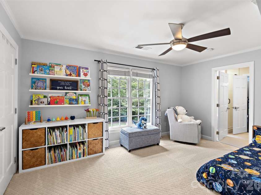 4533 Noras Path Road, Charlotte, NC 28226.  MLS# CAR4396655, YatesRealty ID 38825. 