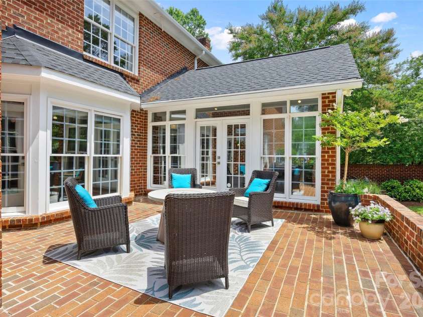 4533 Noras Path Road, Charlotte, NC 28226.  MLS# CAR4396655, YatesRealty ID 38825. 