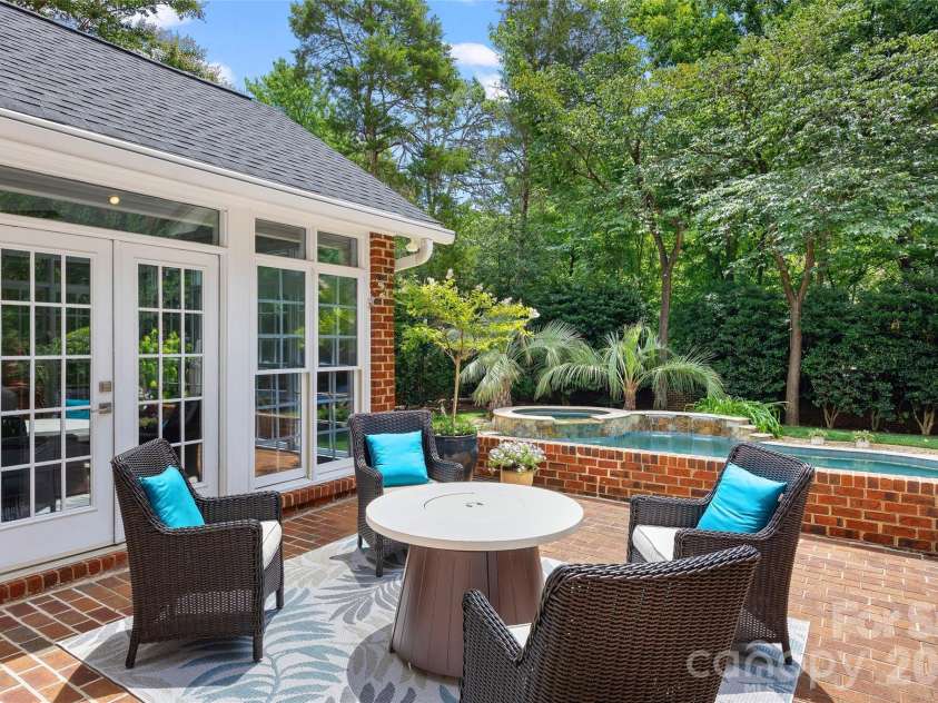 4533 Noras Path Road, Charlotte, NC 28226.  MLS# CAR4396655, YatesRealty ID 38825. 