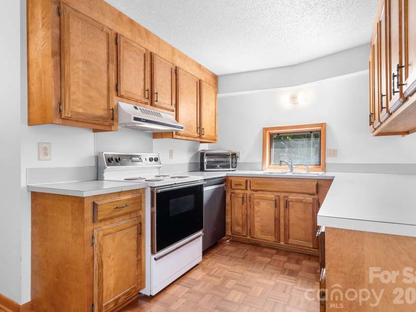 6351 Wildwood Trail, Denver, NC 28037.  MLS# CAR4398250, YatesRealty ID 38826. 