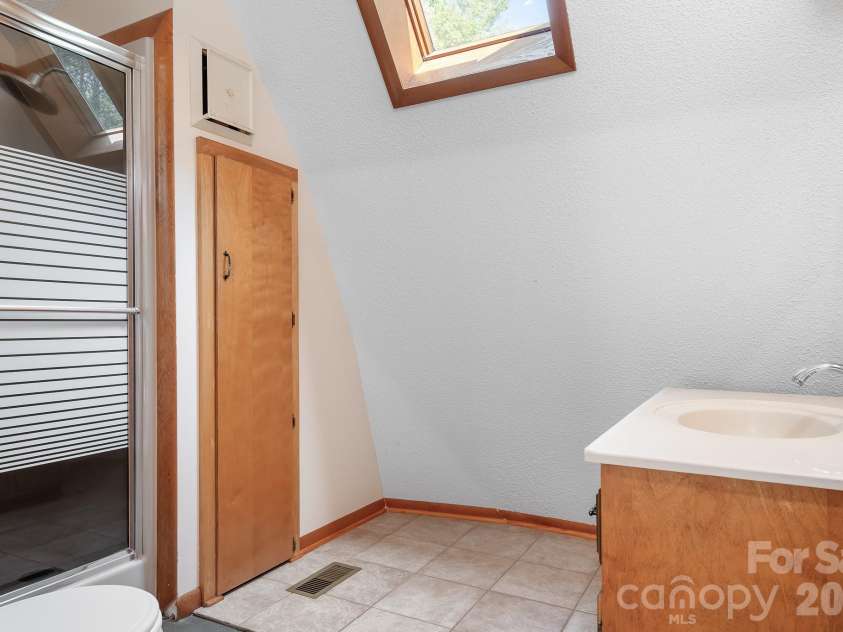 6351 Wildwood Trail, Denver, NC 28037.  MLS# CAR4398250, YatesRealty ID 38826. 
