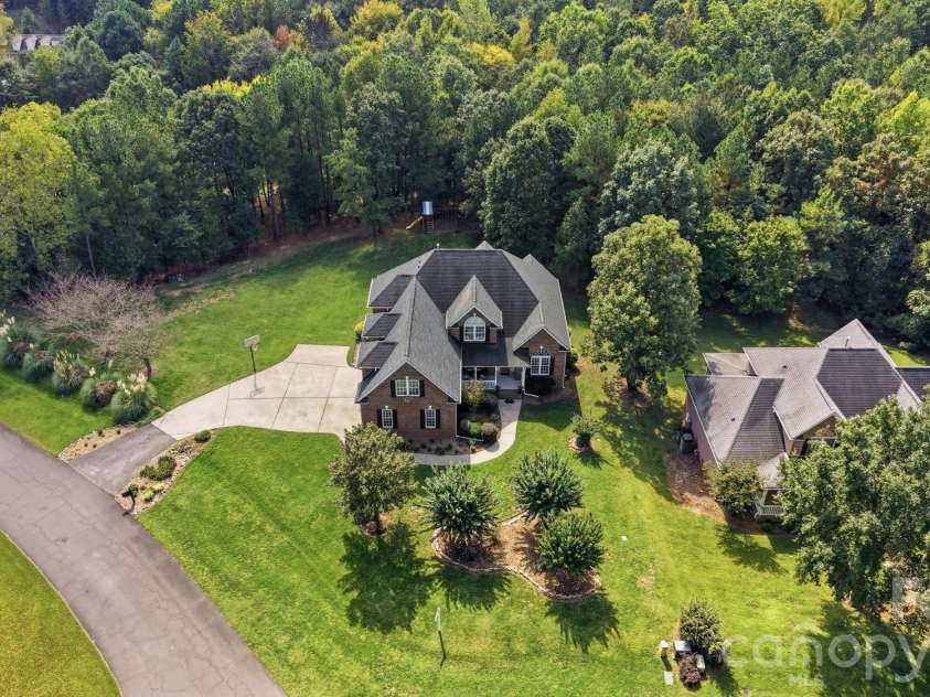 106 Spinnaker Bay Lane, Lake Wylie, SC 29710.  MLS# CAR4431298, YatesRealty ID 38827. 