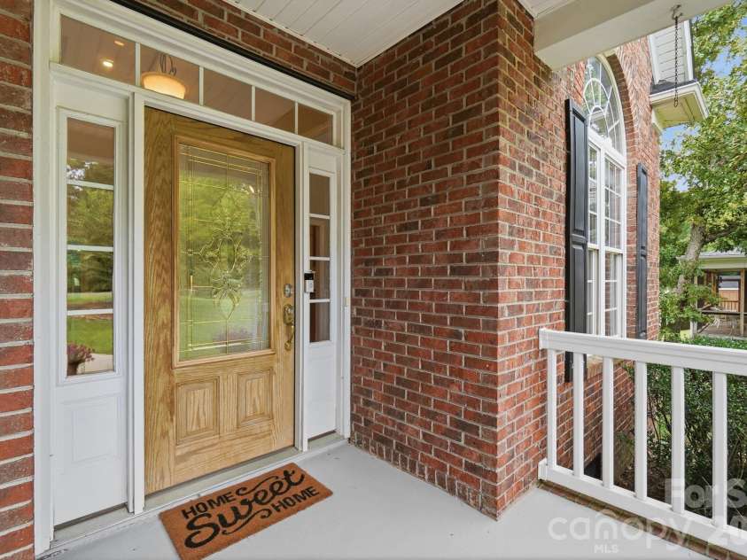 106 Spinnaker Bay Lane, Lake Wylie, SC 29710.  MLS# CAR4431298, YatesRealty ID 38827. 