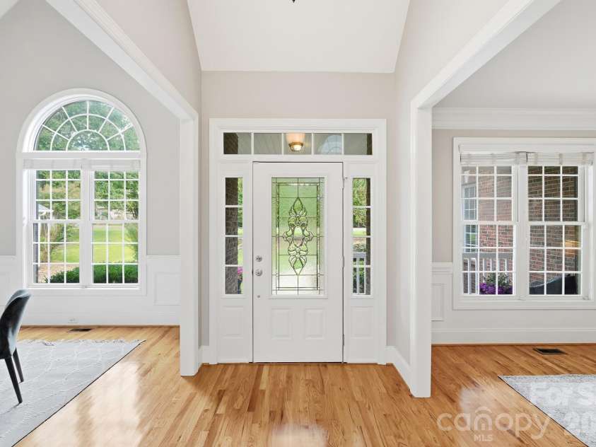 106 Spinnaker Bay Lane, Lake Wylie, SC 29710.  MLS# CAR4431298, YatesRealty ID 38827. Front Entry