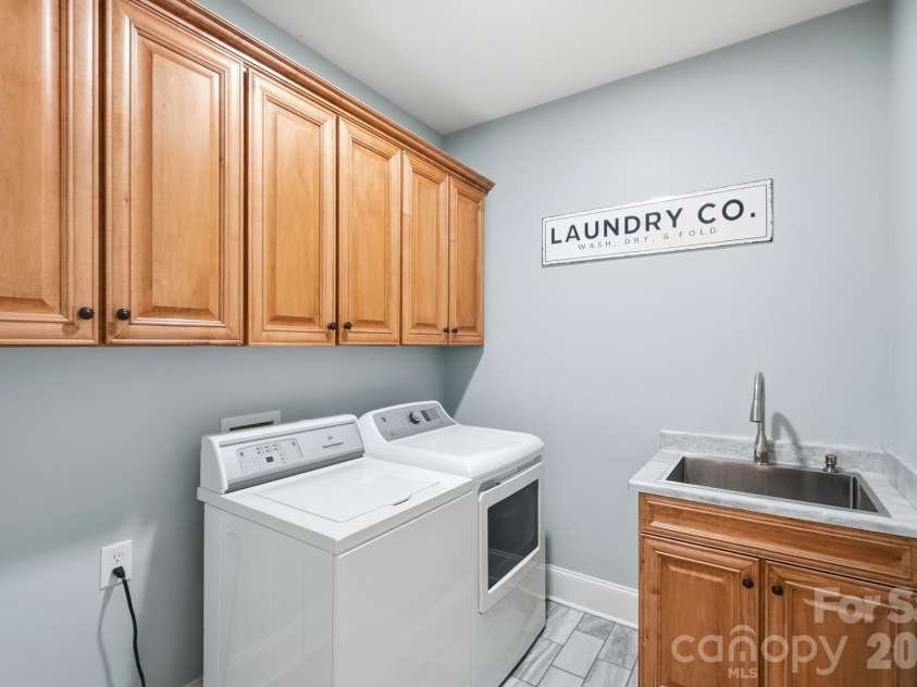 106 Spinnaker Bay Lane, Lake Wylie, SC 29710.  MLS# CAR4431298, YatesRealty ID 38827. Laundry Room