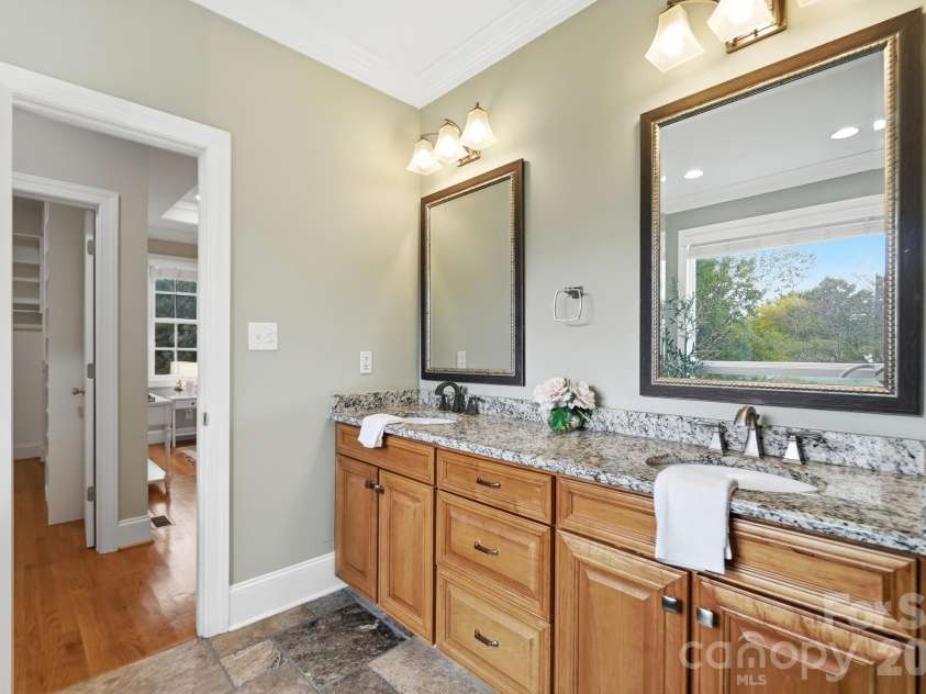 106 Spinnaker Bay Lane, Lake Wylie, SC 29710.  MLS# CAR4431298, YatesRealty ID 38827. Primary bath