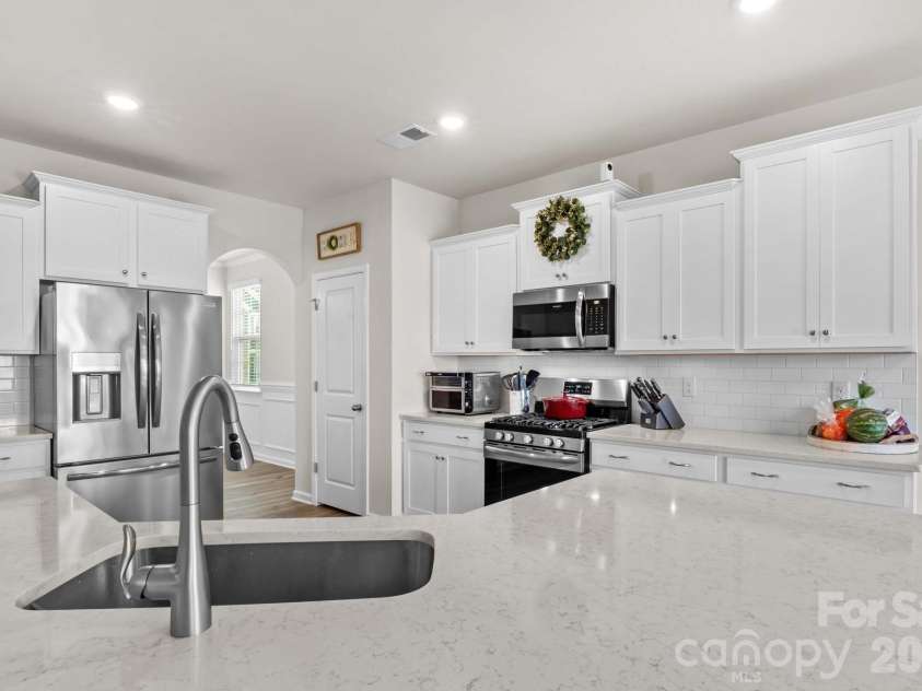206 Abersham Drive, Mooresville, NC 28115.  MLS# CAR4400751, YatesRealty ID 38828. 