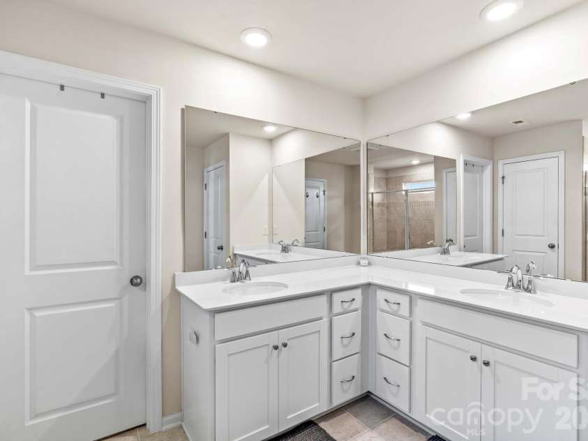 206 Abersham Drive, Mooresville, NC 28115.  MLS# CAR4400751, YatesRealty ID 38828. 