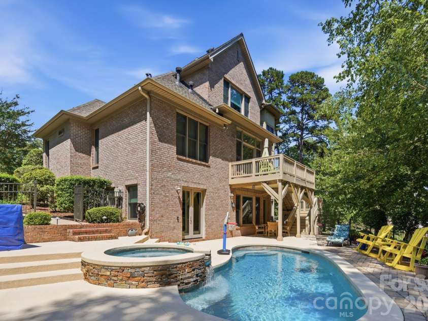 166 Atlantic Way, Mooresville, NC 28117.  MLS# CAR4401198, YatesRealty ID 38829. 