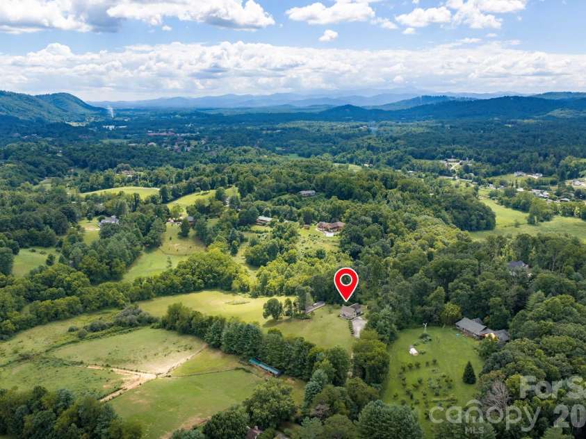 82 Sharon Road, Fairview, NC 28730.  MLS# CAR4404789, YatesRealty ID 38830. 