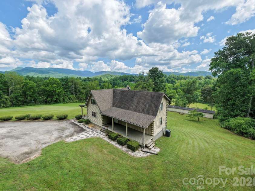 82 Sharon Road, Fairview, NC 28730.  MLS# CAR4404789, YatesRealty ID 38830. This is the Good Life!