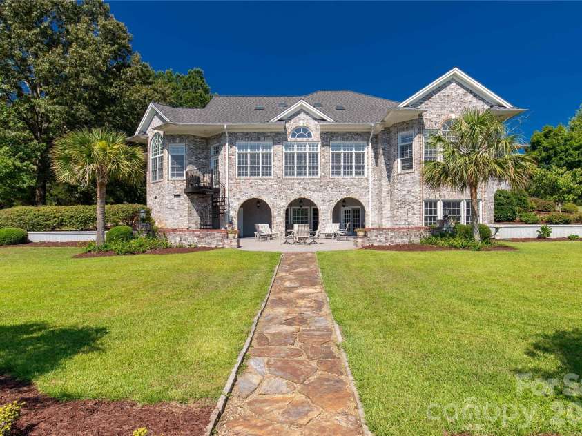 747 Shoreline Drive, Lancaster, SC 29720.  MLS# CAR4399285, YatesRealty ID 38831. 