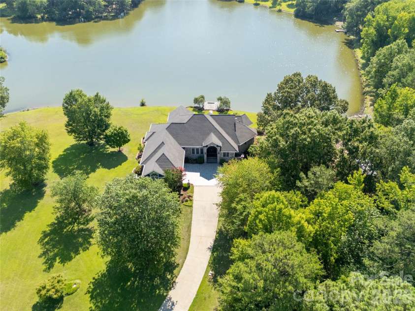 747 Shoreline Drive, Lancaster, SC 29720.  MLS# CAR4399285, YatesRealty ID 38831. 
