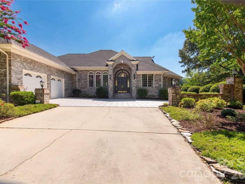 747 Shoreline Drive, Lancaster, SC 29720.  MLS# CAR4399285, YatesRealty ID 38831. 