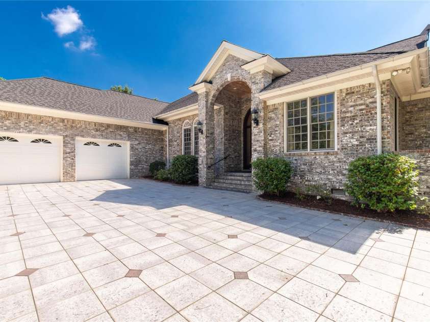 747 Shoreline Drive, Lancaster, SC 29720.  MLS# CAR4399285, YatesRealty ID 38831. 