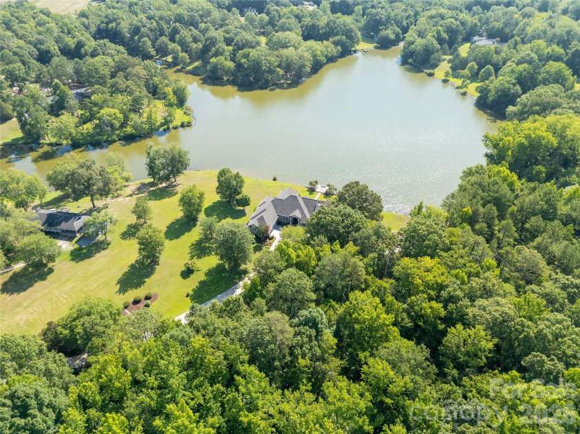 747 Shoreline Drive, Lancaster, SC 29720.  MLS# CAR4399285, YatesRealty ID 38831. 