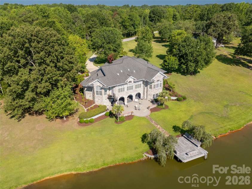 747 Shoreline Drive, Lancaster, SC 29720.  MLS# CAR4399285, YatesRealty ID 38831. 
