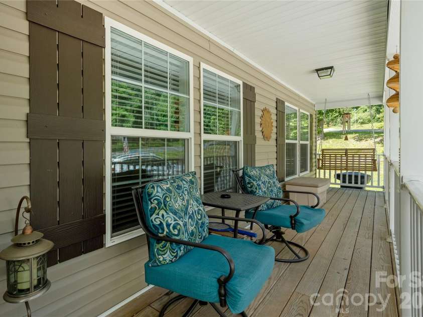 32 Beechwood Lakes Drive, Hendersonville, NC 28792.  MLS# CAR4400165, YatesRealty ID 38832. 