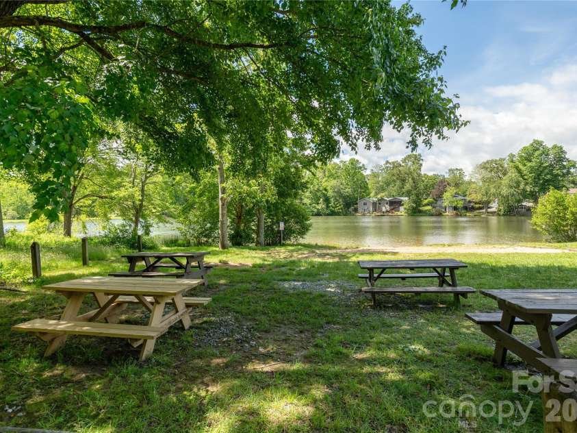 32 Beechwood Lakes Drive, Hendersonville, NC 28792.  MLS# CAR4400165, YatesRealty ID 38832. 