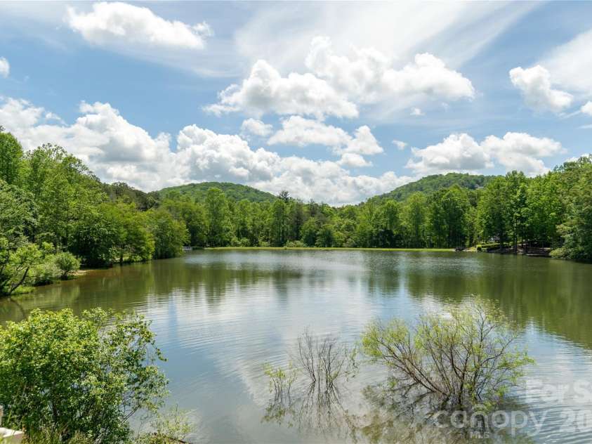32 Beechwood Lakes Drive, Hendersonville, NC 28792.  MLS# CAR4400165, YatesRealty ID 38832. 