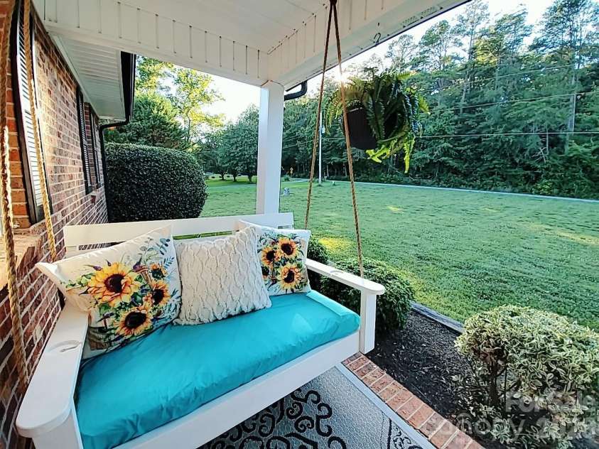 318 Rutledge Road, Mount Holly, NC 28120.  MLS# CAR4396955, YatesRealty ID 38834. 