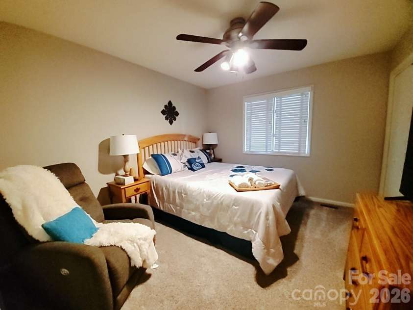 318 Rutledge Road, Mount Holly, NC 28120.  MLS# CAR4396955, YatesRealty ID 38834. 