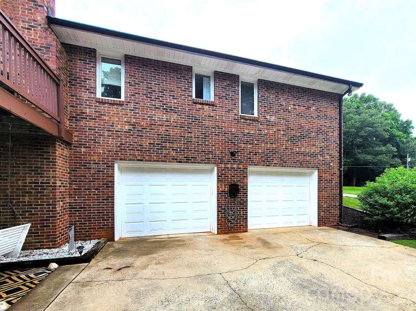 318 Rutledge Road, Mount Holly, NC 28120.  MLS# CAR4396955, YatesRealty ID 38834. 