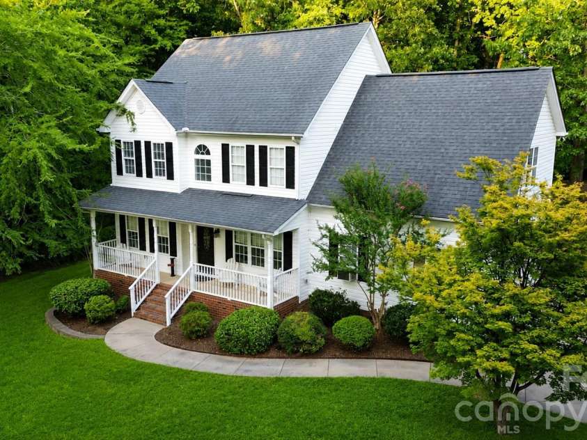 1525 Hawthorne Drive, Indian Trail, NC 28079.  MLS# CAR4399039, YatesRealty ID 38835. 