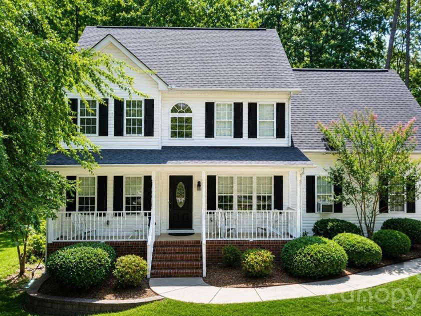 1525 Hawthorne Drive, Indian Trail, NC 28079.  MLS# CAR4399039, YatesRealty ID 38835. 