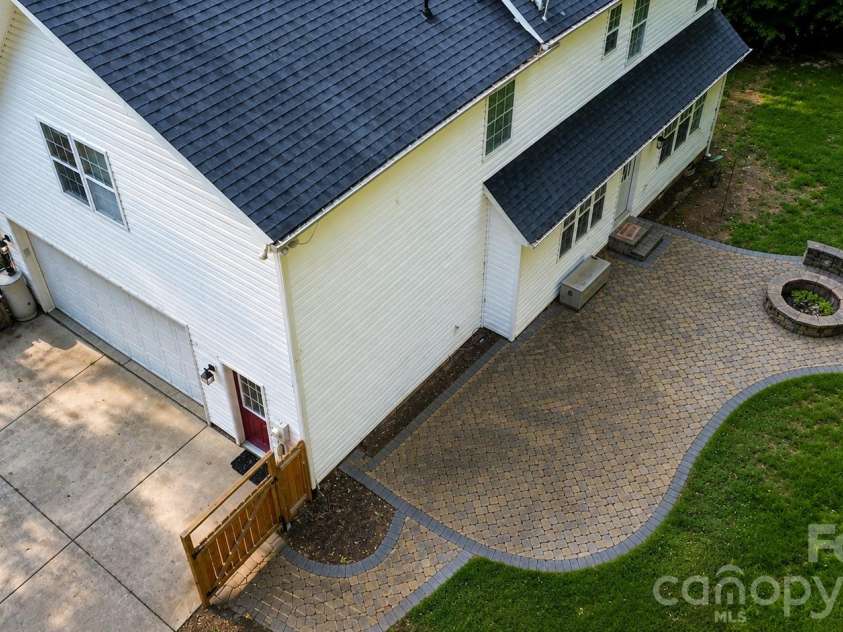 1525 Hawthorne Drive, Indian Trail, NC 28079.  MLS# CAR4399039, YatesRealty ID 38835. Backyard