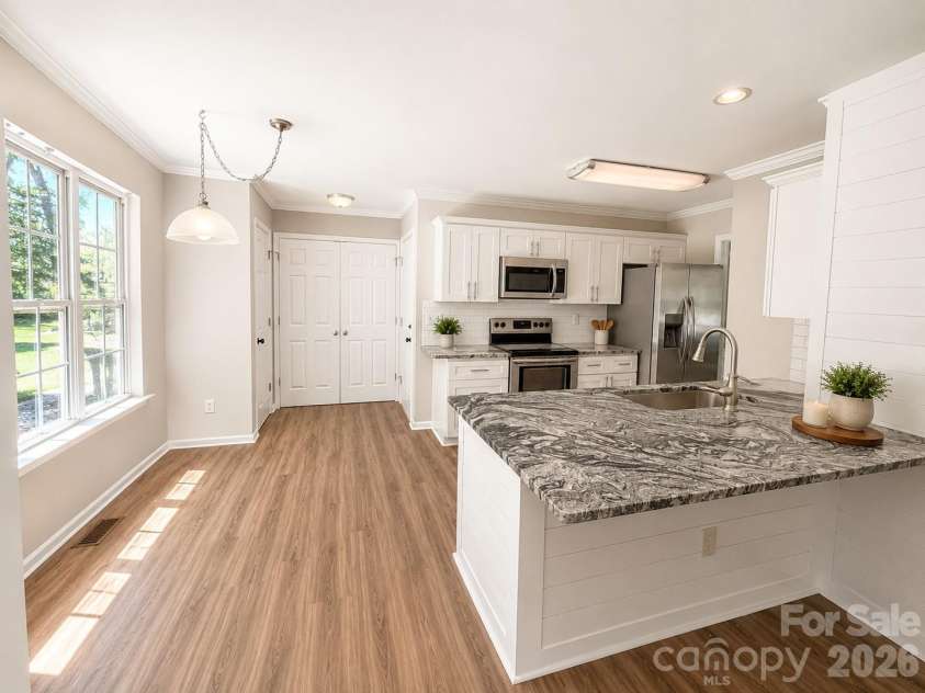 1525 Hawthorne Drive, Indian Trail, NC 28079.  MLS# CAR4399039, YatesRealty ID 38835. Kitchen/Breakfast Nook