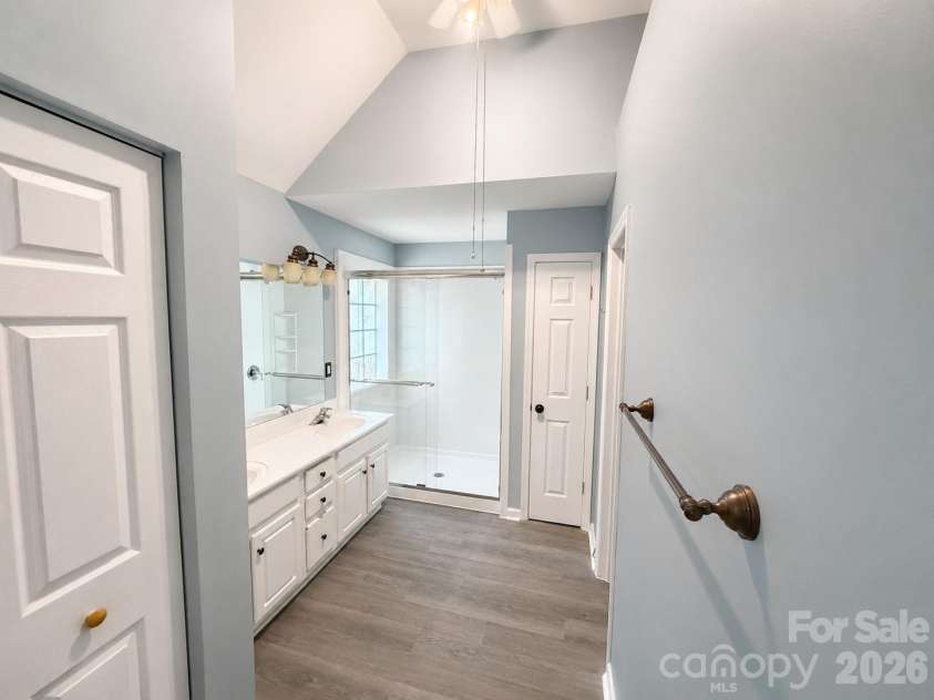 1525 Hawthorne Drive, Indian Trail, NC 28079.  MLS# CAR4399039, YatesRealty ID 38835. Primary Bath