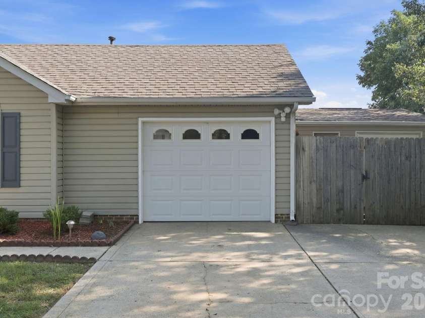 6323 Martin Lake Road, Charlotte, NC 28227.  MLS# CAR4405249, YatesRealty ID 38836. Garage with Extra Storage Space