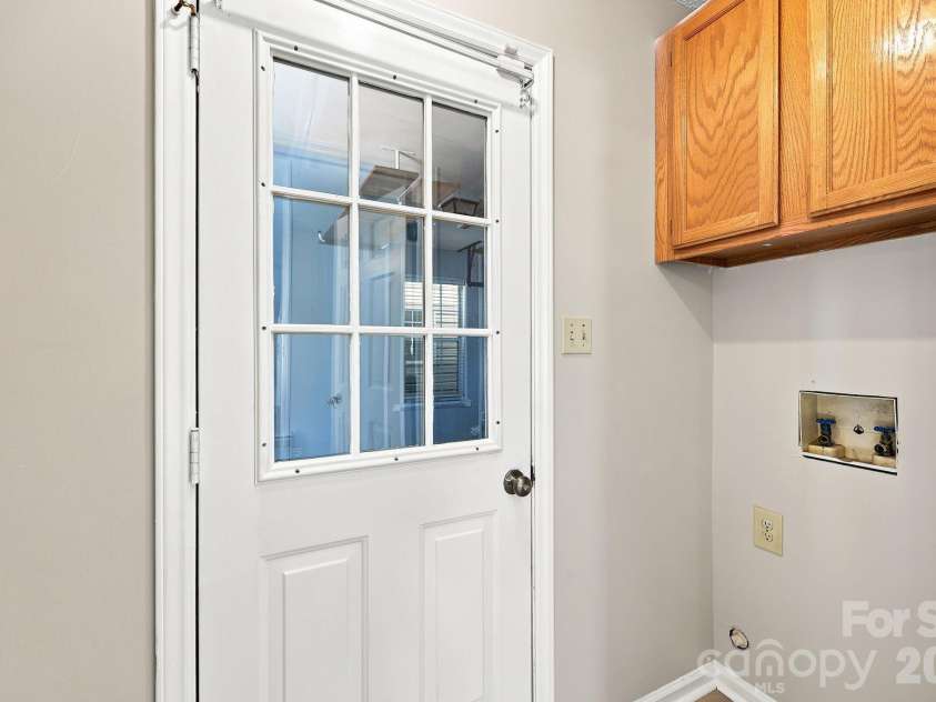 6323 Martin Lake Road, Charlotte, NC 28227.  MLS# CAR4405249, YatesRealty ID 38836. Laundry/Mud Room
