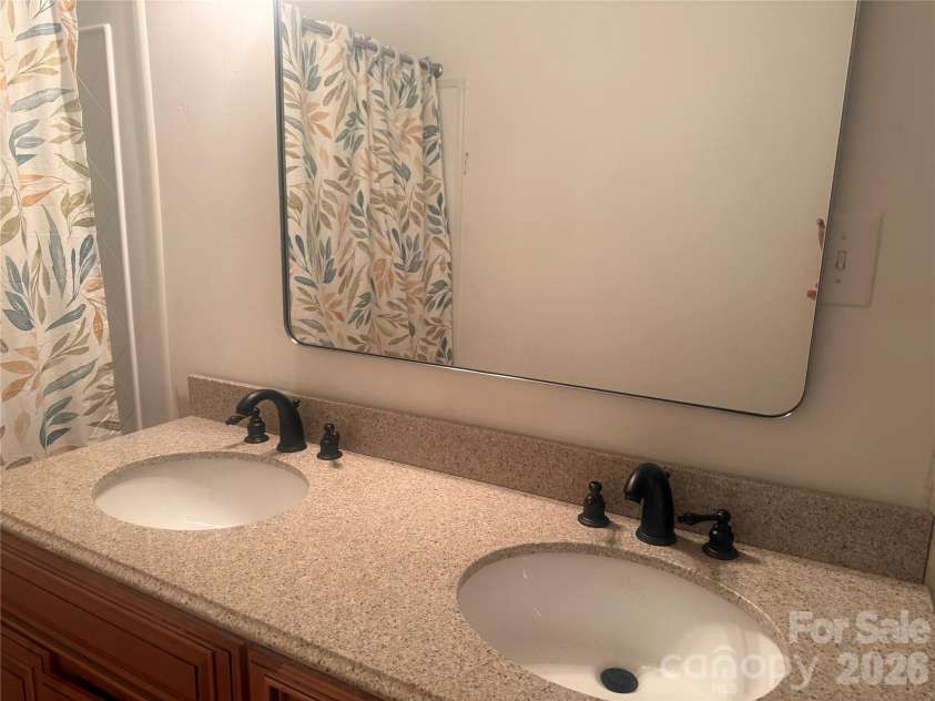 1554 Eden Terrace, Rock Hill, SC 29730.  MLS# CAR4405343, YatesRealty ID 38837. Primary full Bath