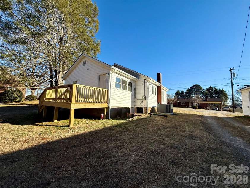438 Pop Davis Road, Taylorsville, NC 28681.  MLS# CAR4338461, YatesRealty ID 3884. 
