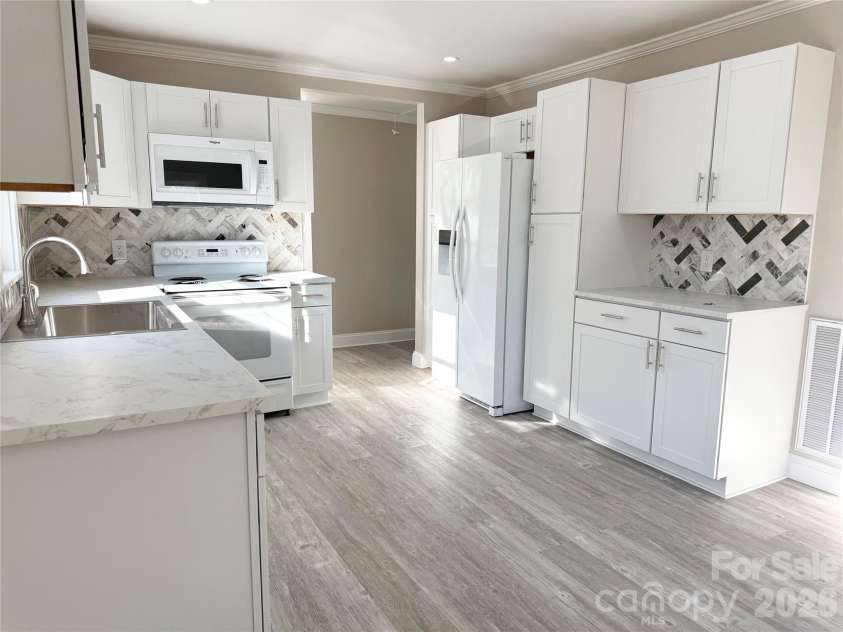 438 Pop Davis Road, Taylorsville, NC 28681.  MLS# CAR4338461, YatesRealty ID 3884. 