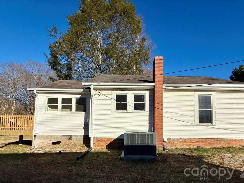 438 Pop Davis Road, Taylorsville, NC 28681.  MLS# CAR4338461, YatesRealty ID 3884. 