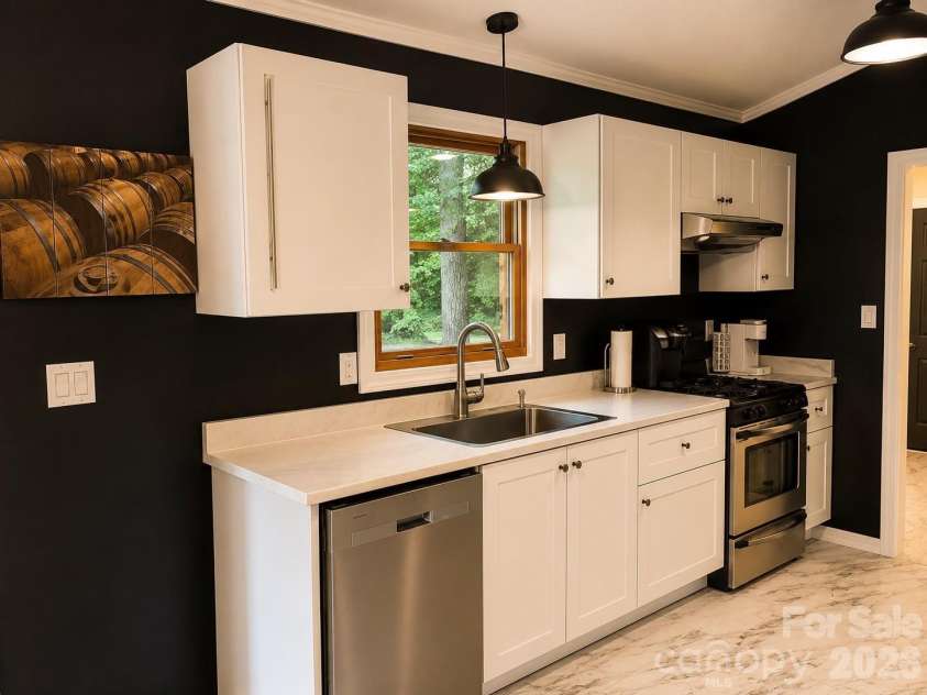 721 Bear Creek Lane, Saluda, NC 28773.  MLS# CAR4403614, YatesRealty ID 38840. 