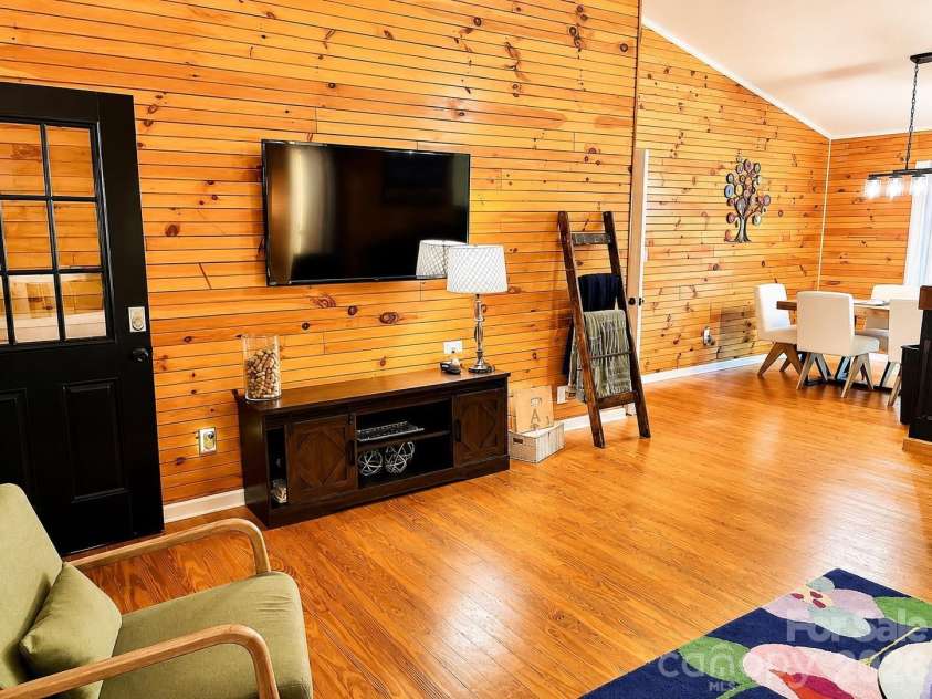 721 Bear Creek Lane, Saluda, NC 28773.  MLS# CAR4403614, YatesRealty ID 38840. 