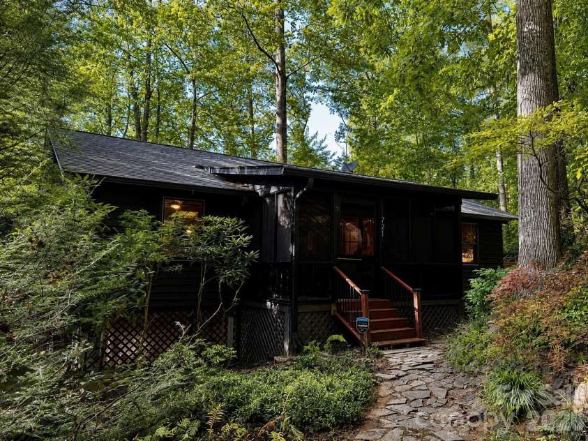 721 Bear Creek Lane, Saluda, NC 28773.  MLS# CAR4403614, YatesRealty ID 38840. 