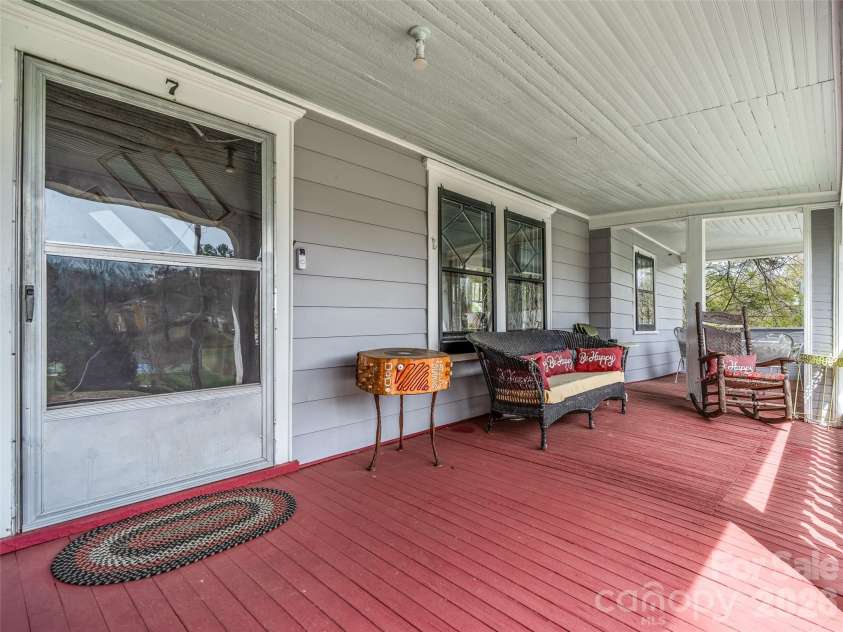 7 Montford Park Place, Asheville, NC 28801.  MLS# CAR4400469, YatesRealty ID 38841. 