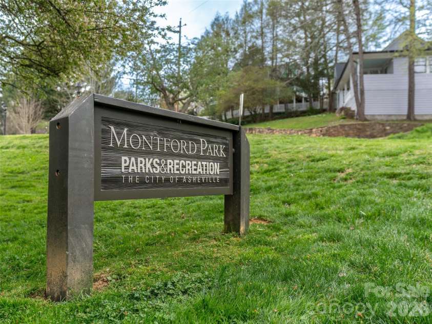 7 Montford Park Place, Asheville, NC 28801.  MLS# CAR4400469, YatesRealty ID 38841. 