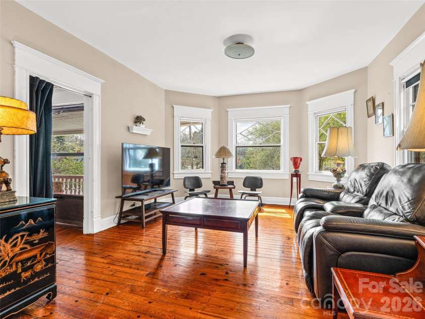 7 Montford Park Place, Asheville, NC 28801.  MLS# CAR4400469, YatesRealty ID 38841. 