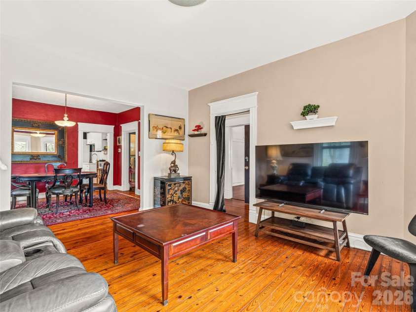 7 Montford Park Place, Asheville, NC 28801.  MLS# CAR4400469, YatesRealty ID 38841. 