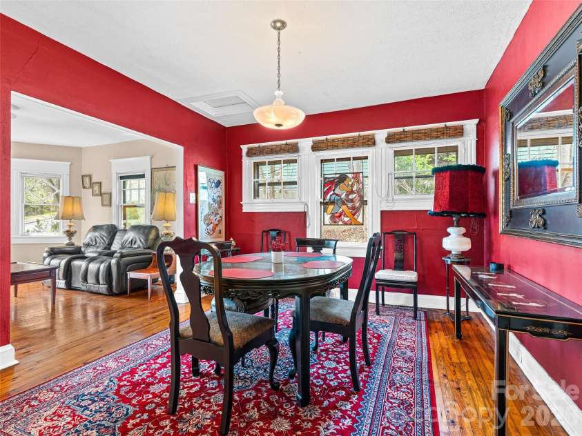 7 Montford Park Place, Asheville, NC 28801.  MLS# CAR4400469, YatesRealty ID 38841. 