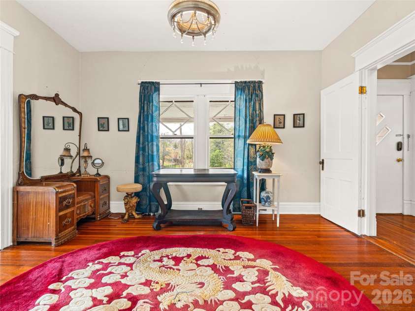 7 Montford Park Place, Asheville, NC 28801.  MLS# CAR4400469, YatesRealty ID 38841. 