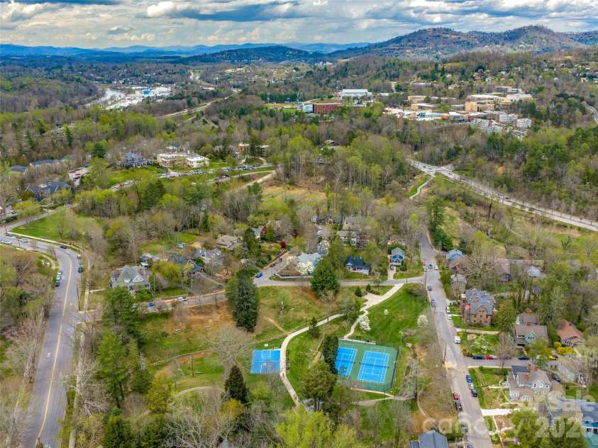 7 Montford Park Place, Asheville, NC 28801.  MLS# CAR4400469, YatesRealty ID 38841. 