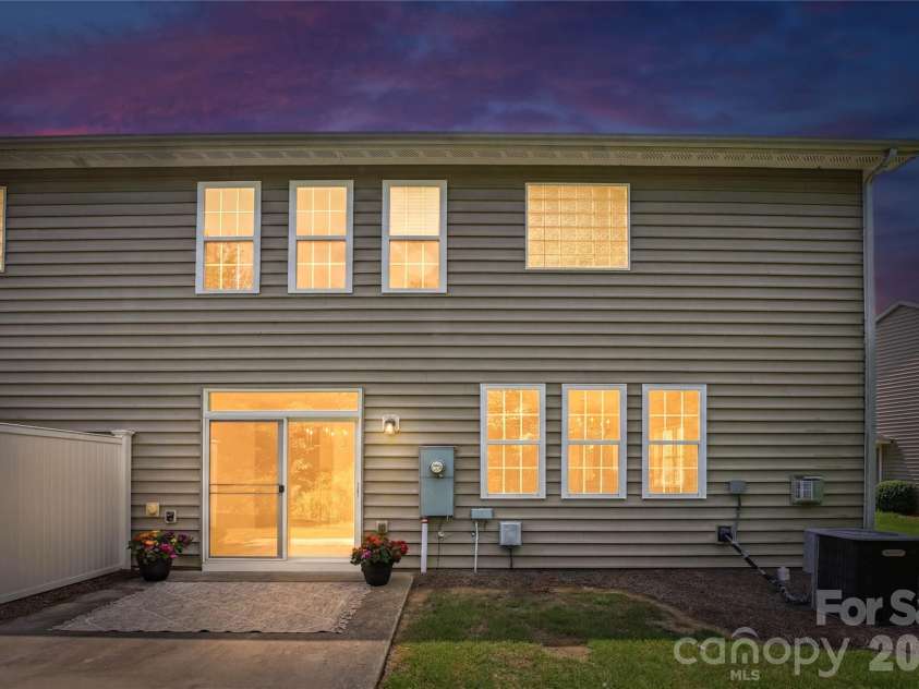 6823 Maricopa Road, Charlotte, NC 28277.  MLS# CAR4405280, YatesRealty ID 38842. 